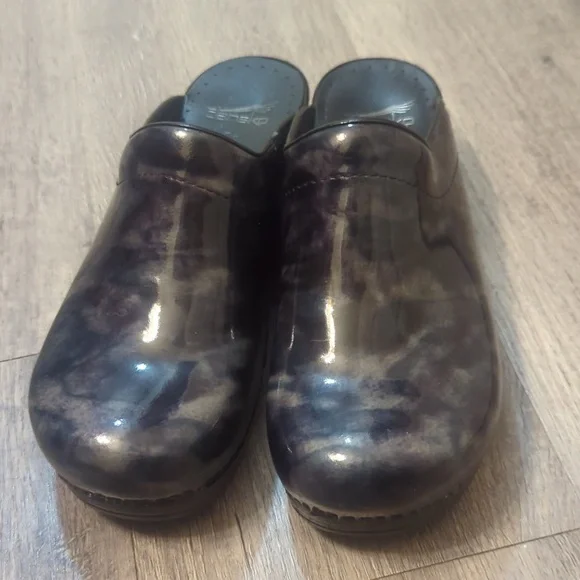 Dansko Clogs - Picture 1 of 8